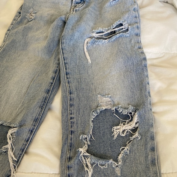 High-waisted Ripped Jeans - Picture 5 of 5